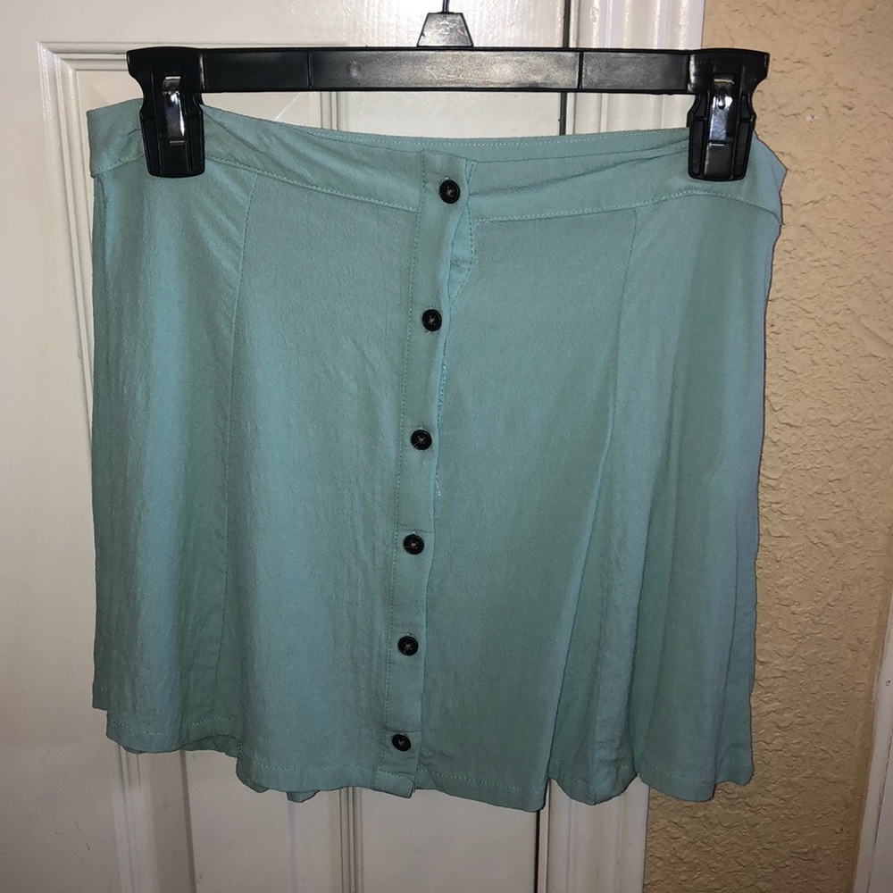 Mint skirt with button front
